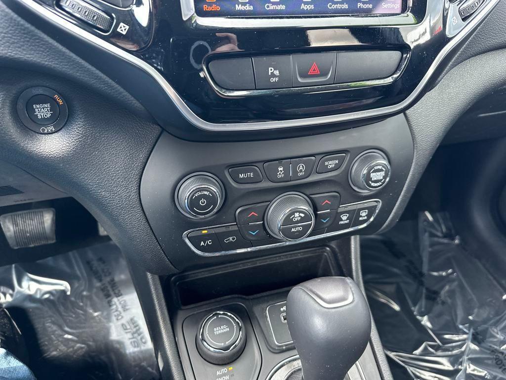 used 2020 Jeep Cherokee car, priced at $18,150
