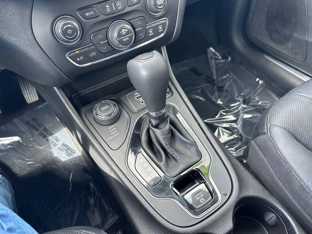 used 2020 Jeep Cherokee car, priced at $18,150
