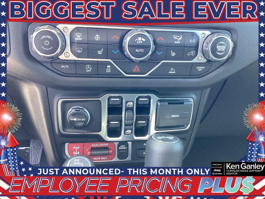 new 2025 Jeep Wrangler car, priced at $48,090