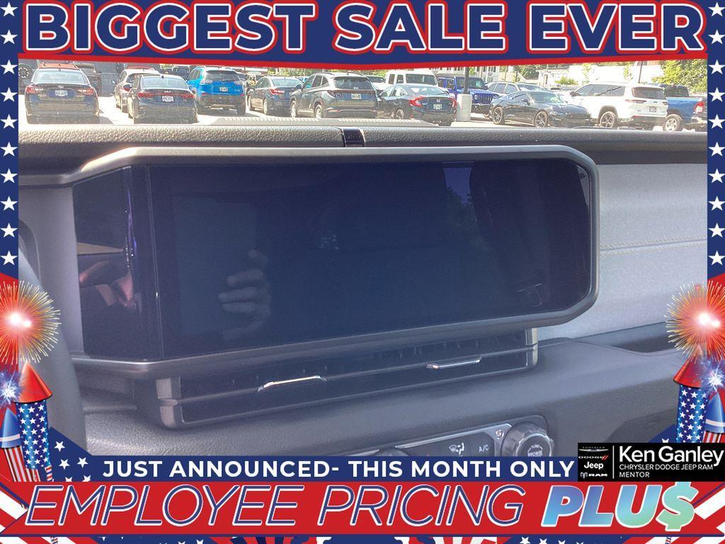 new 2025 Jeep Wrangler car, priced at $48,090