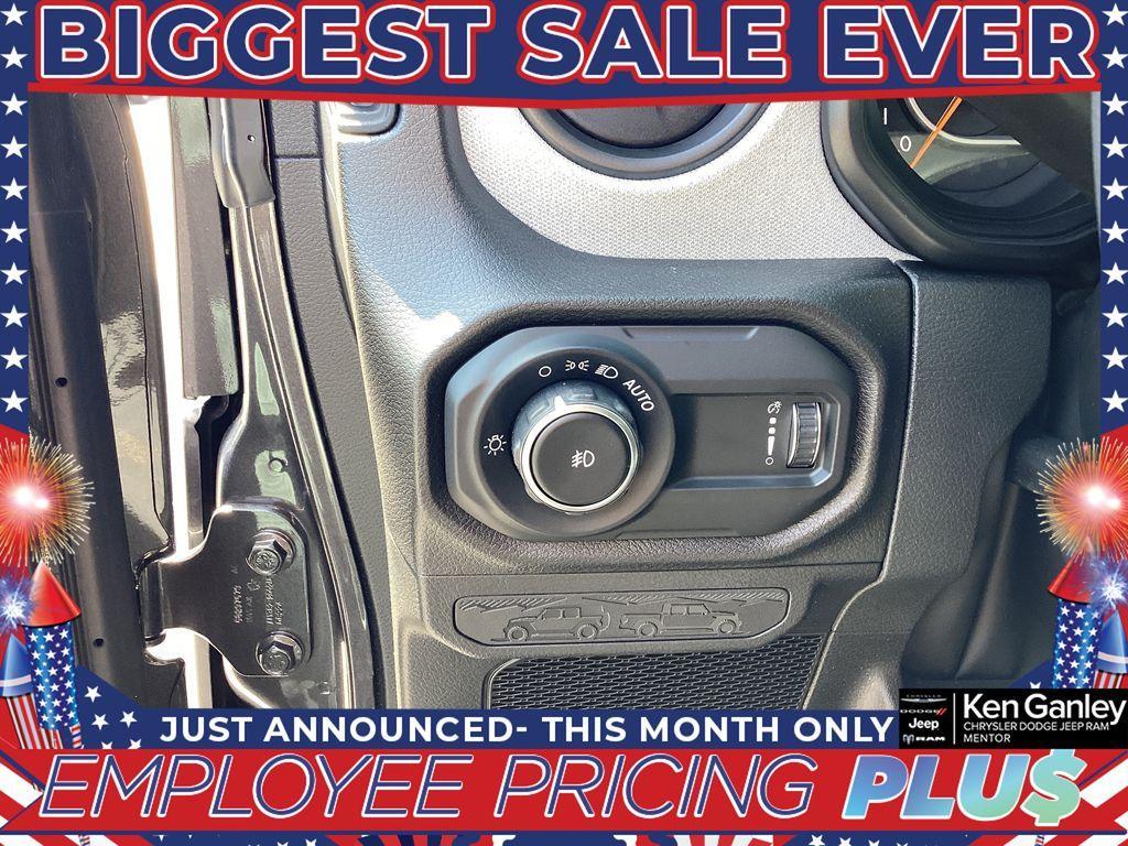 new 2025 Jeep Wrangler car, priced at $48,090
