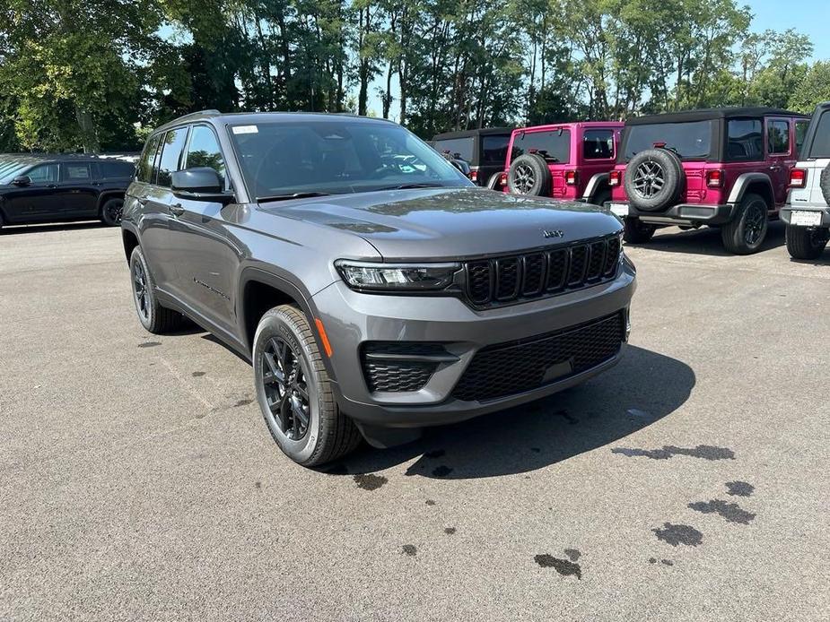 new 2024 Jeep Grand Cherokee car, priced at $40,255