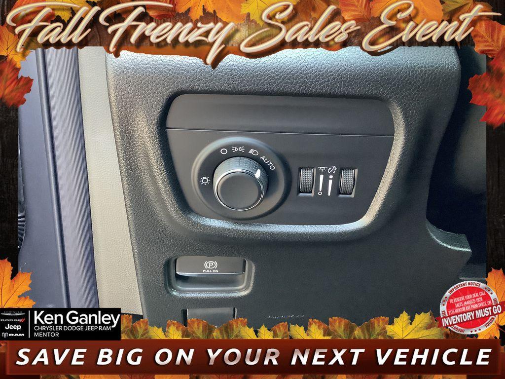 new 2025 Jeep Grand Cherokee car, priced at $36,995