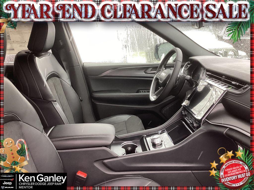 new 2025 Jeep Grand Cherokee car, priced at $37,858