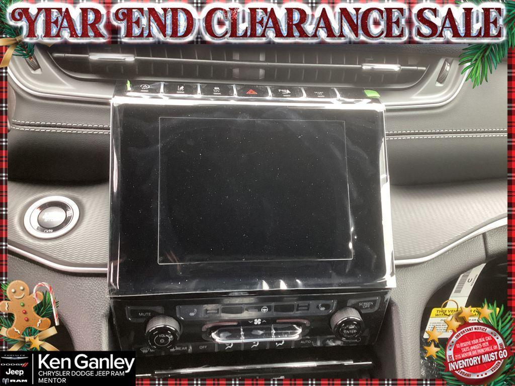 new 2025 Jeep Grand Cherokee car, priced at $37,858