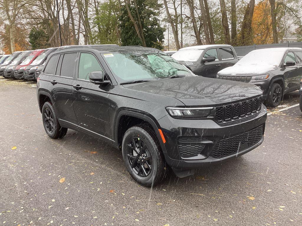 new 2025 Jeep Grand Cherokee car, priced at $37,858