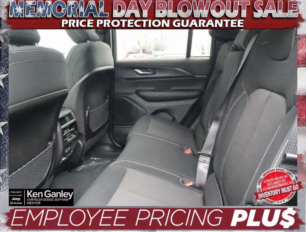 new 2025 Jeep Grand Cherokee car, priced at $38,614