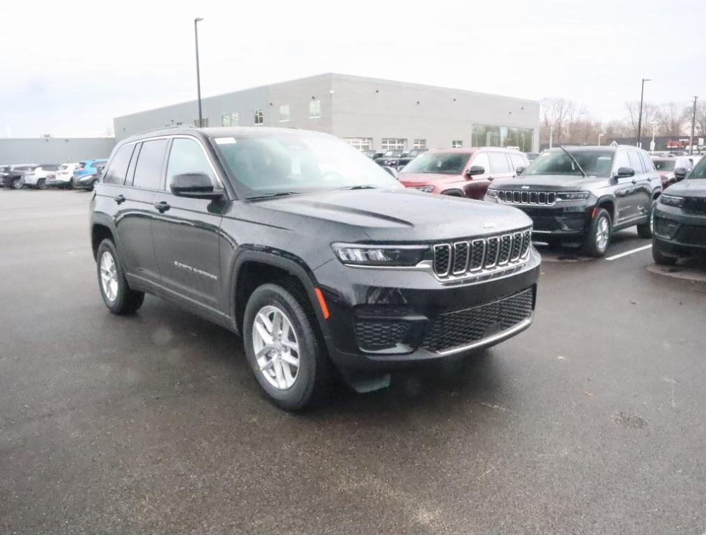 new 2025 Jeep Grand Cherokee car, priced at $43,970
