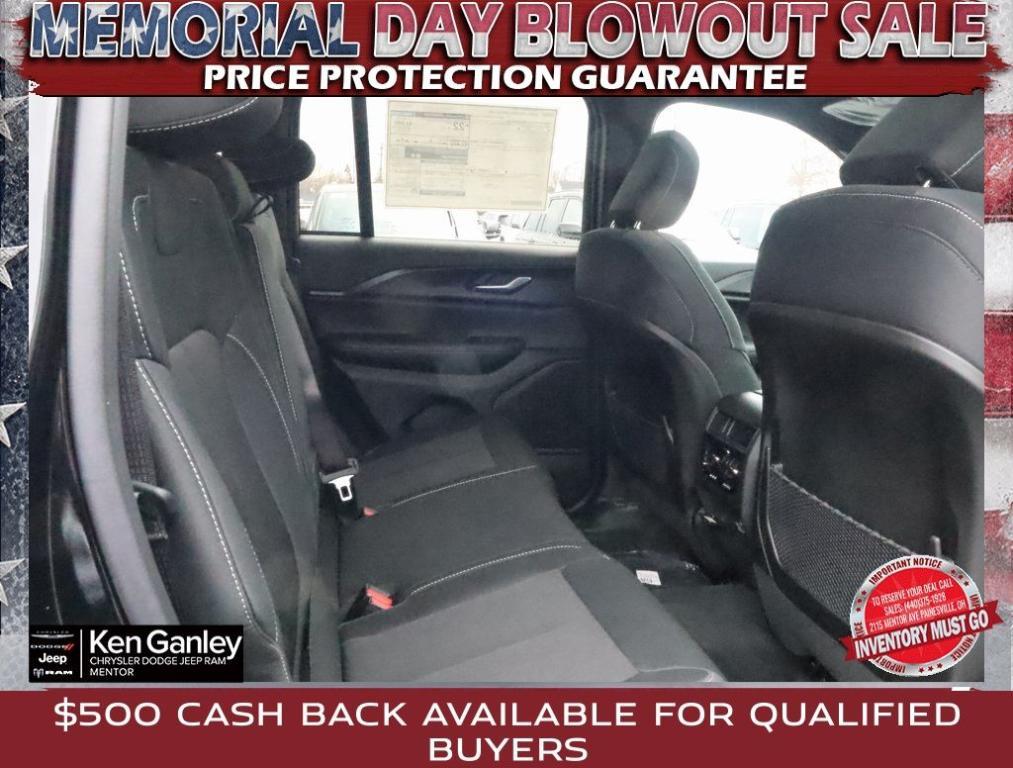 new 2025 Jeep Grand Cherokee car, priced at $38,614