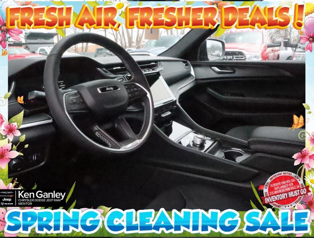 new 2025 Jeep Grand Cherokee car, priced at $43,970