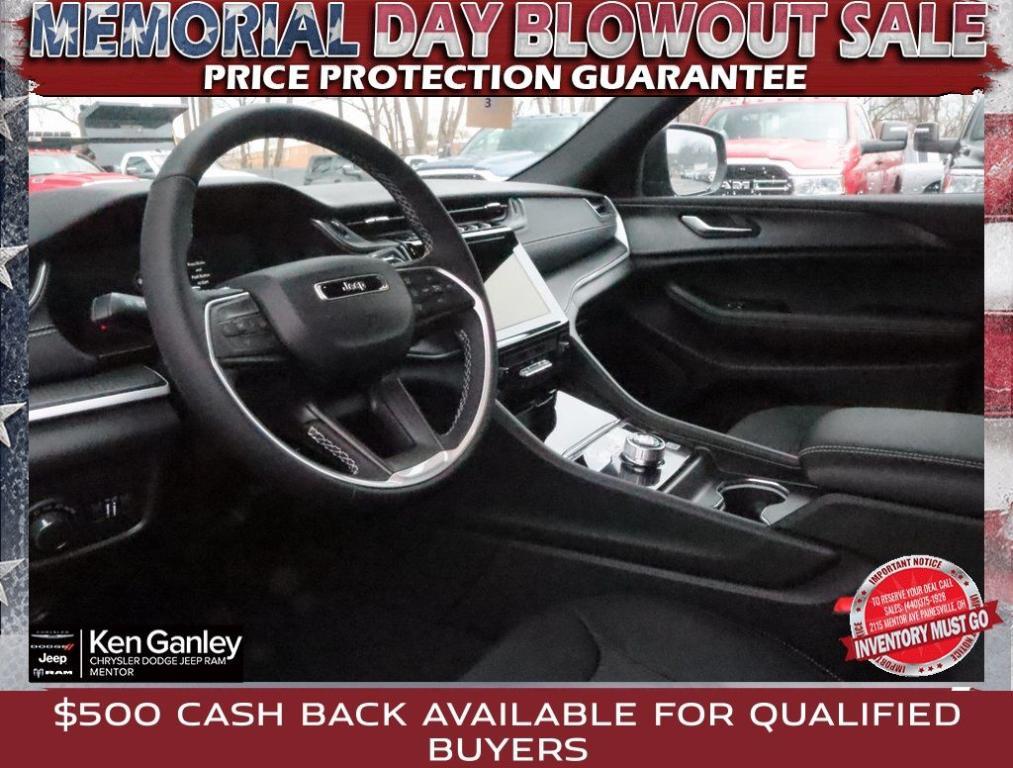 new 2025 Jeep Grand Cherokee car, priced at $38,614