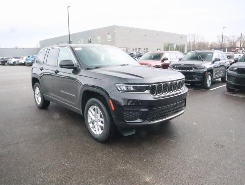 new 2025 Jeep Grand Cherokee car, priced at $38,614