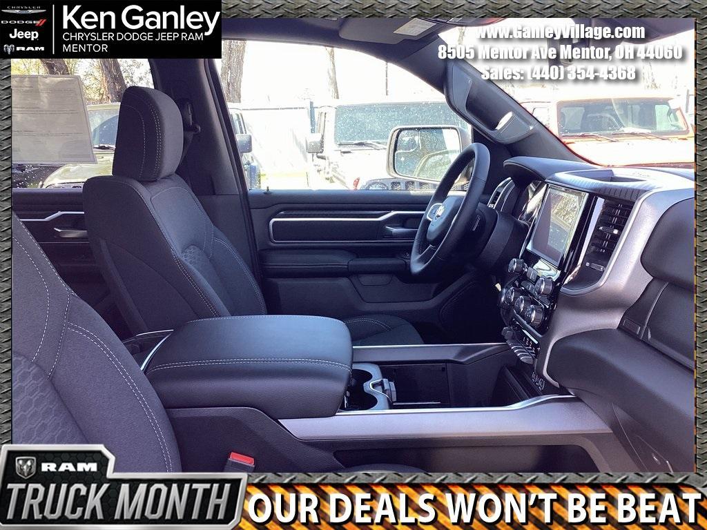 new 2025 Ram 1500 car, priced at $48,353