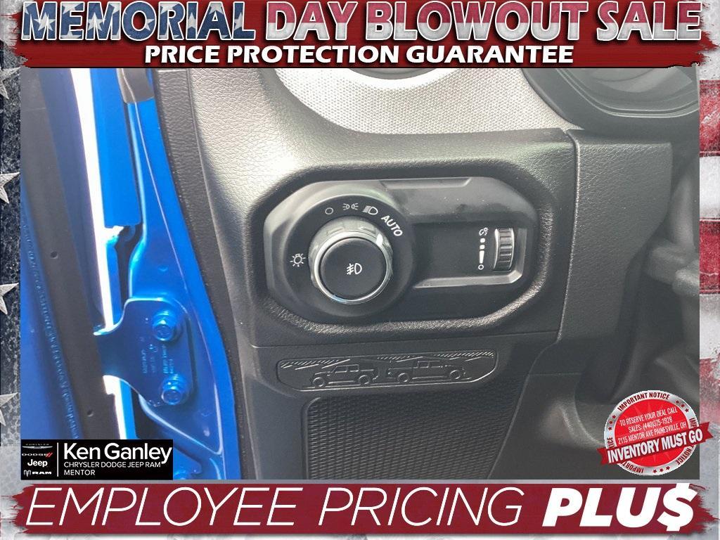 new 2025 Jeep Wrangler car, priced at $44,988