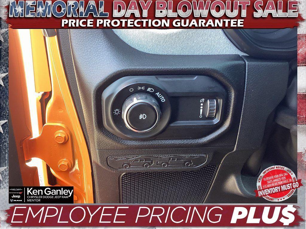 new 2025 Jeep Wrangler car, priced at $51,703