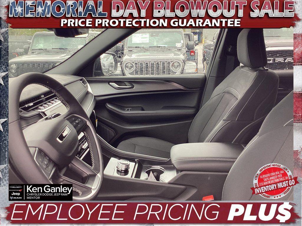 new 2025 Jeep Grand Cherokee L car, priced at $41,720