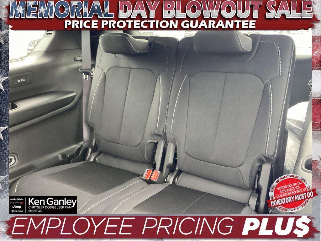 new 2025 Jeep Grand Cherokee L car, priced at $41,720