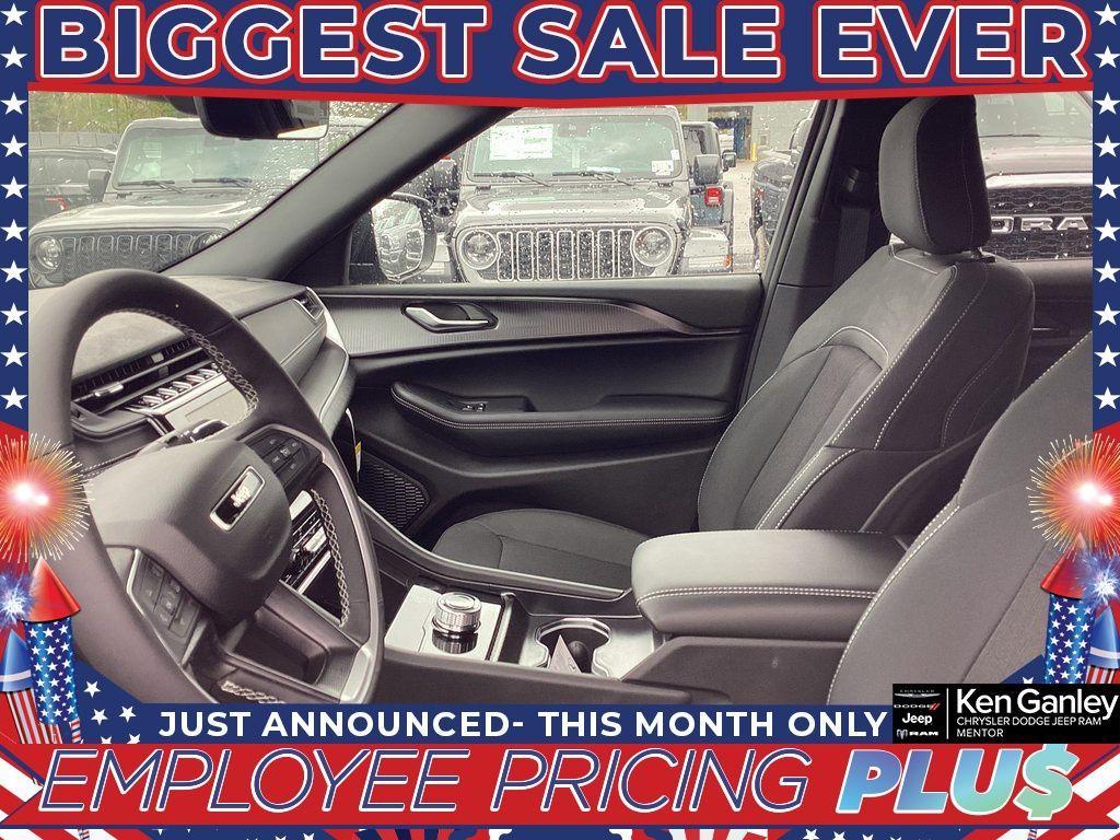 new 2025 Jeep Grand Cherokee L car, priced at $41,720