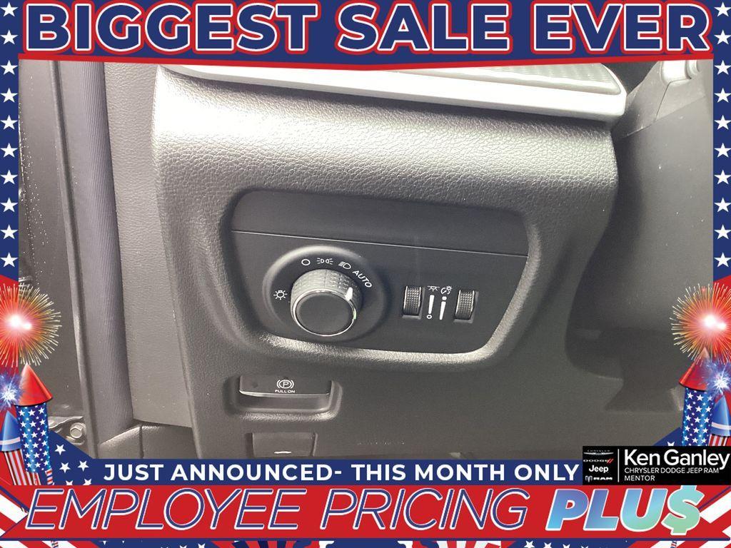 new 2025 Jeep Grand Cherokee L car, priced at $43,452