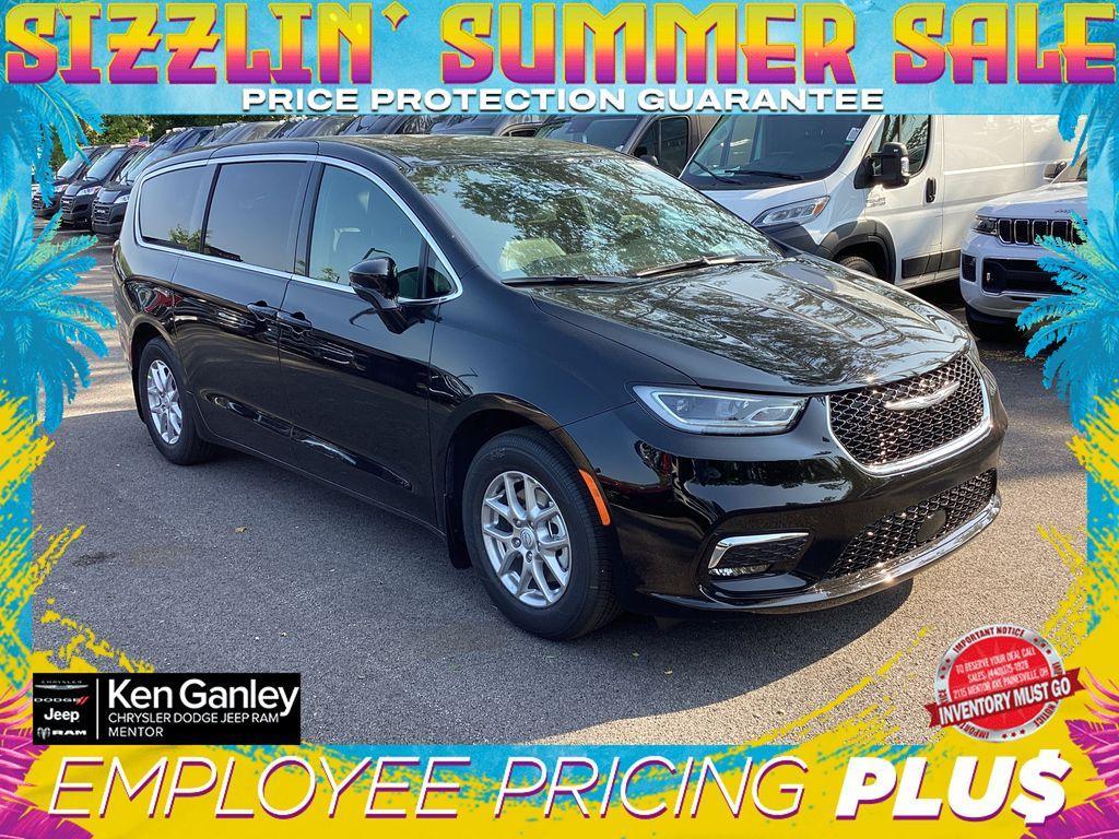new 2025 Chrysler Pacifica car, priced at $41,301