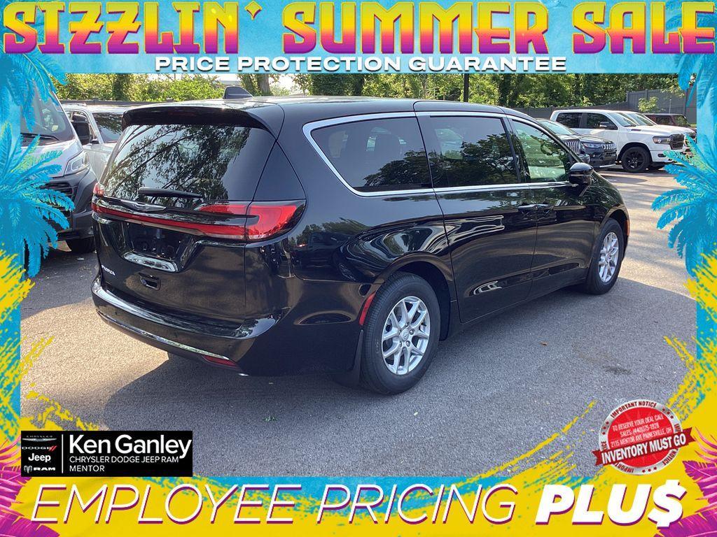 new 2025 Chrysler Pacifica car, priced at $41,301