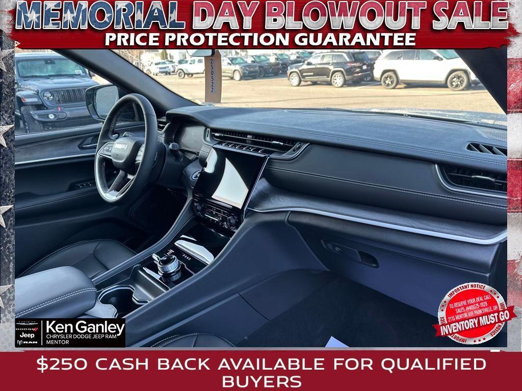 new 2025 Jeep Grand Cherokee L car, priced at $43,986