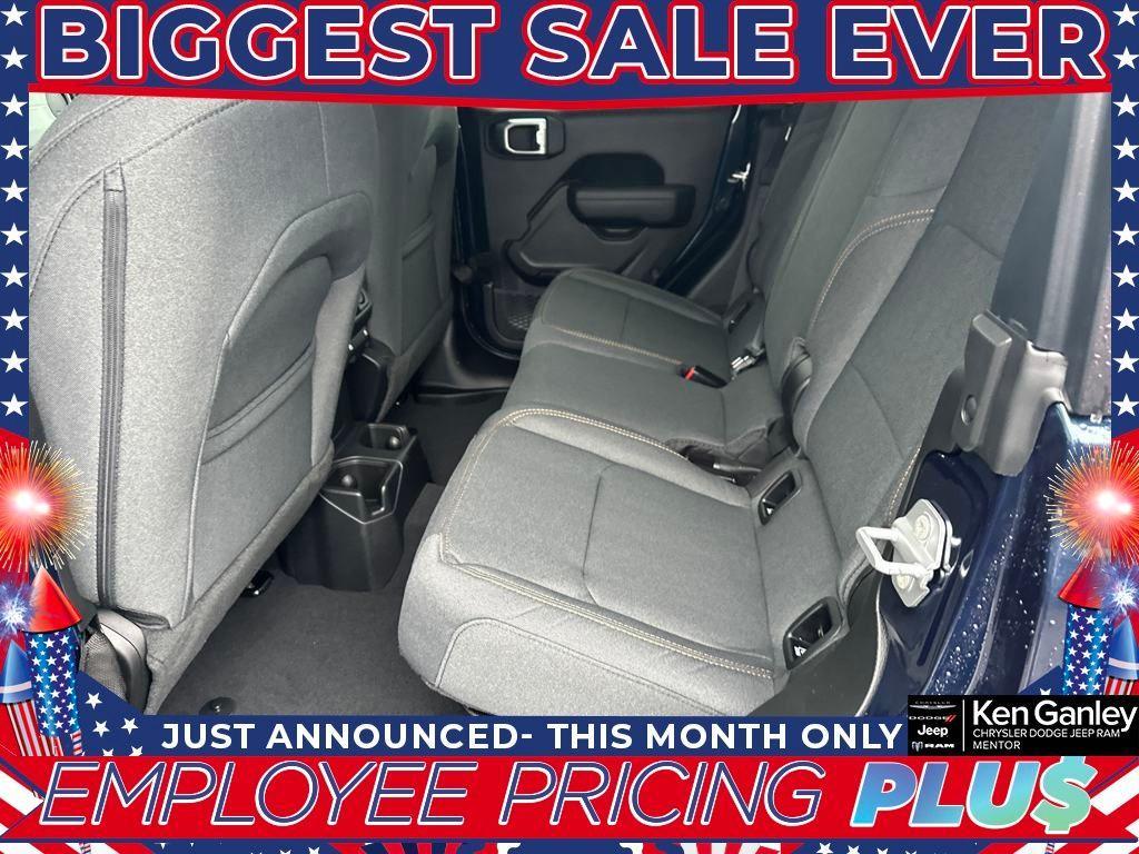 new 2025 Jeep Gladiator car, priced at $46,152