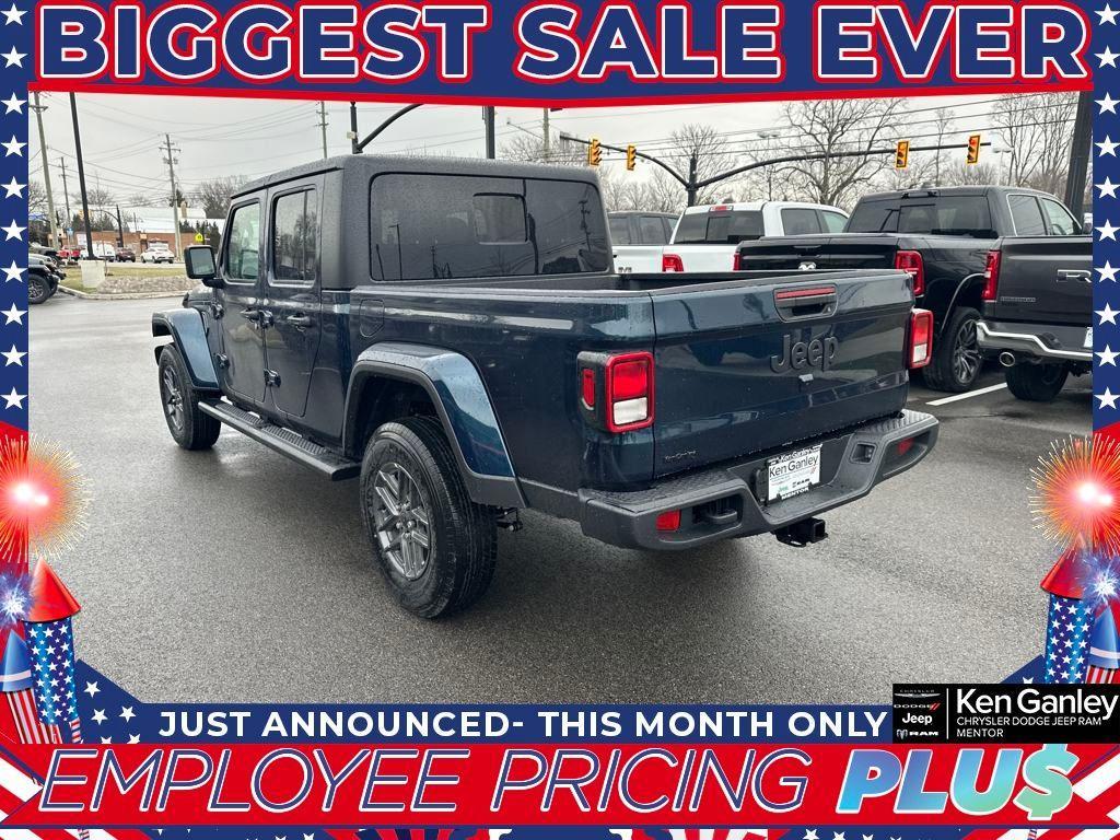 new 2025 Jeep Gladiator car, priced at $46,152