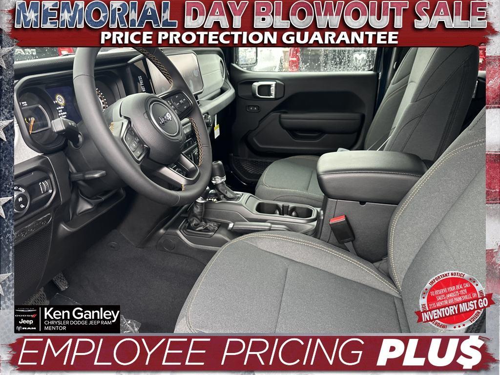 new 2025 Jeep Gladiator car, priced at $43,275