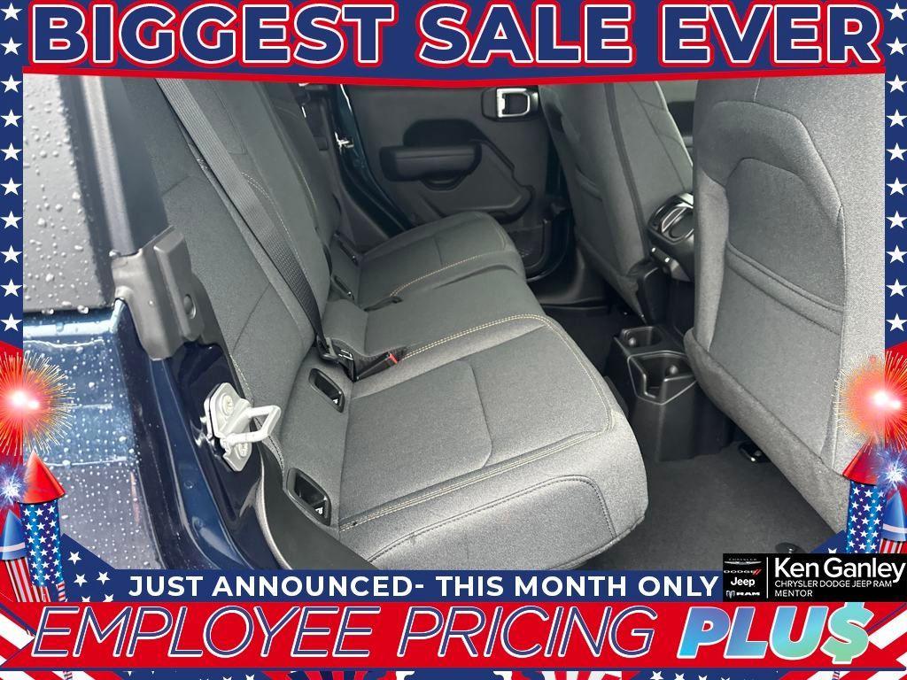 new 2025 Jeep Gladiator car, priced at $46,152