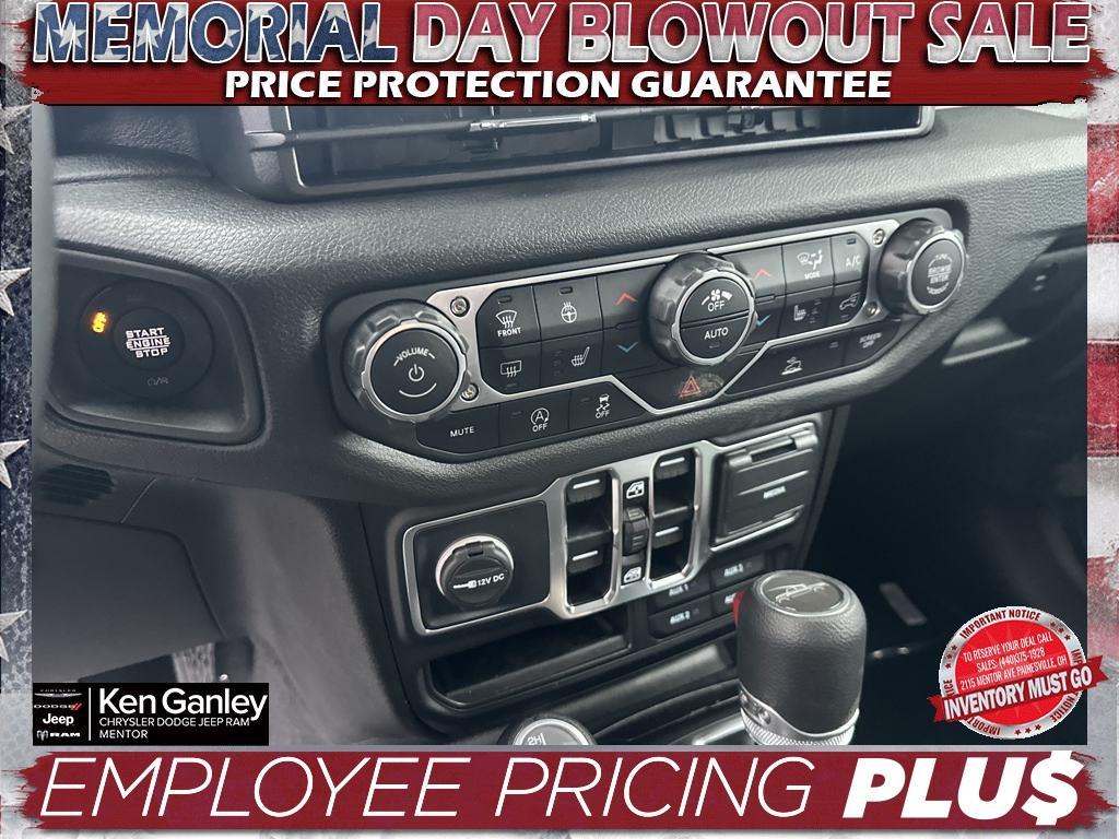 new 2025 Jeep Gladiator car, priced at $43,275