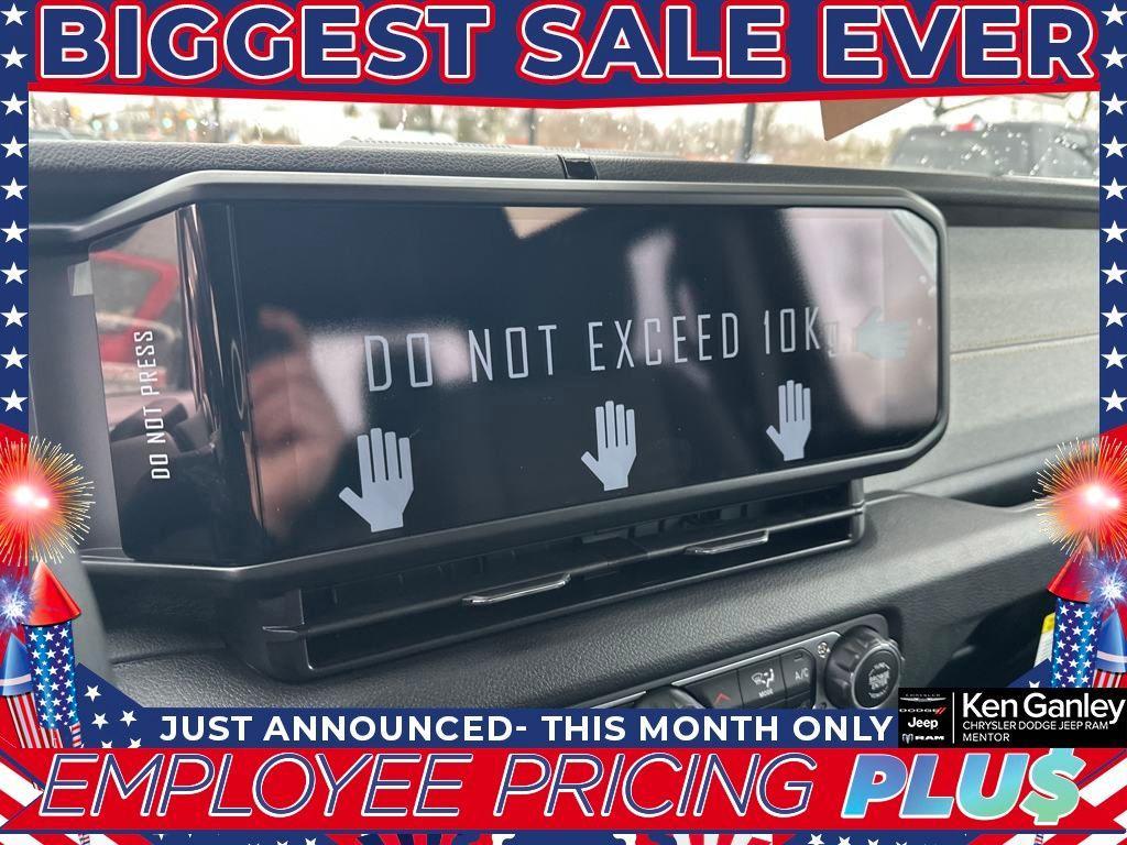 new 2025 Jeep Gladiator car, priced at $46,152