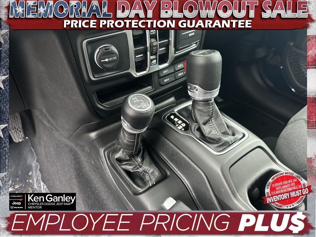 new 2025 Jeep Gladiator car, priced at $43,275