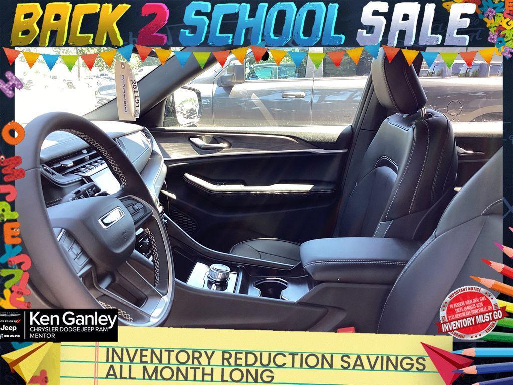 new 2025 Jeep Grand Cherokee car, priced at $47,676