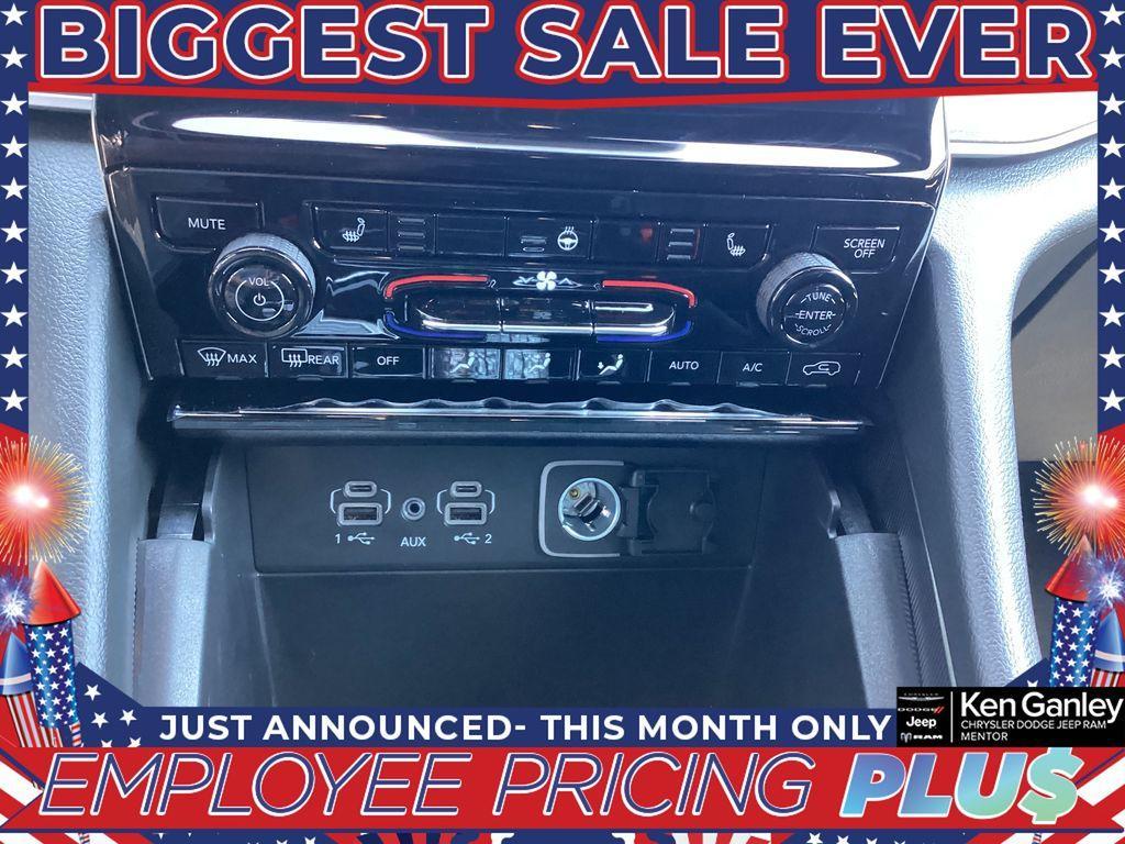 new 2025 Jeep Grand Cherokee car, priced at $47,676
