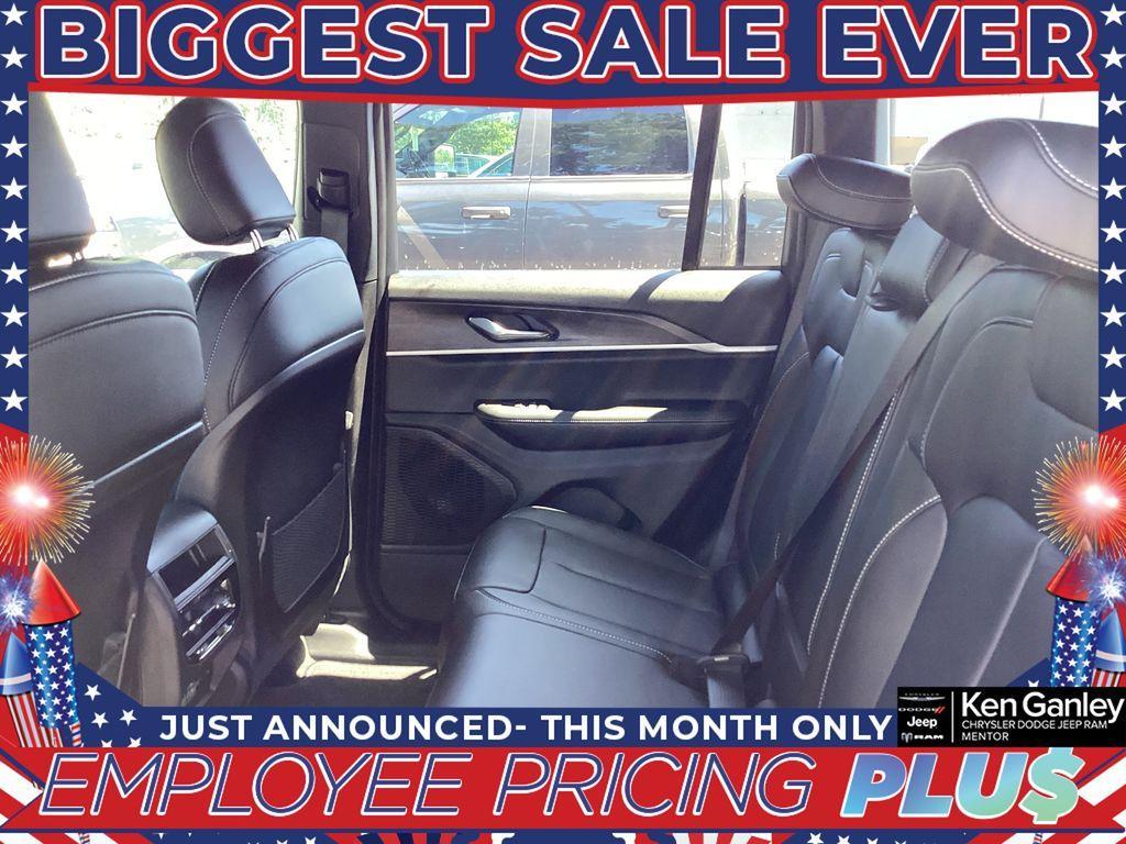 new 2025 Jeep Grand Cherokee car, priced at $47,676