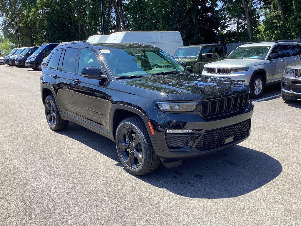 new 2025 Jeep Grand Cherokee car, priced at $47,676
