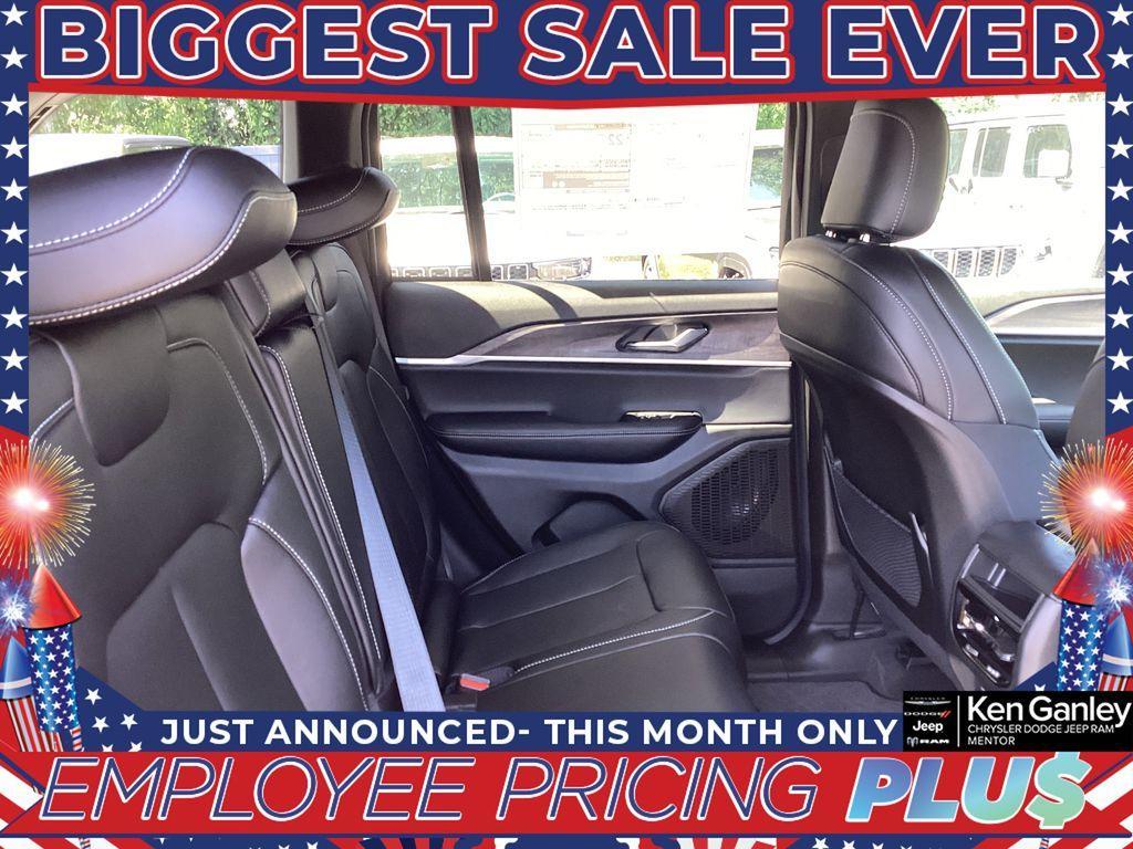 new 2025 Jeep Grand Cherokee car, priced at $47,676