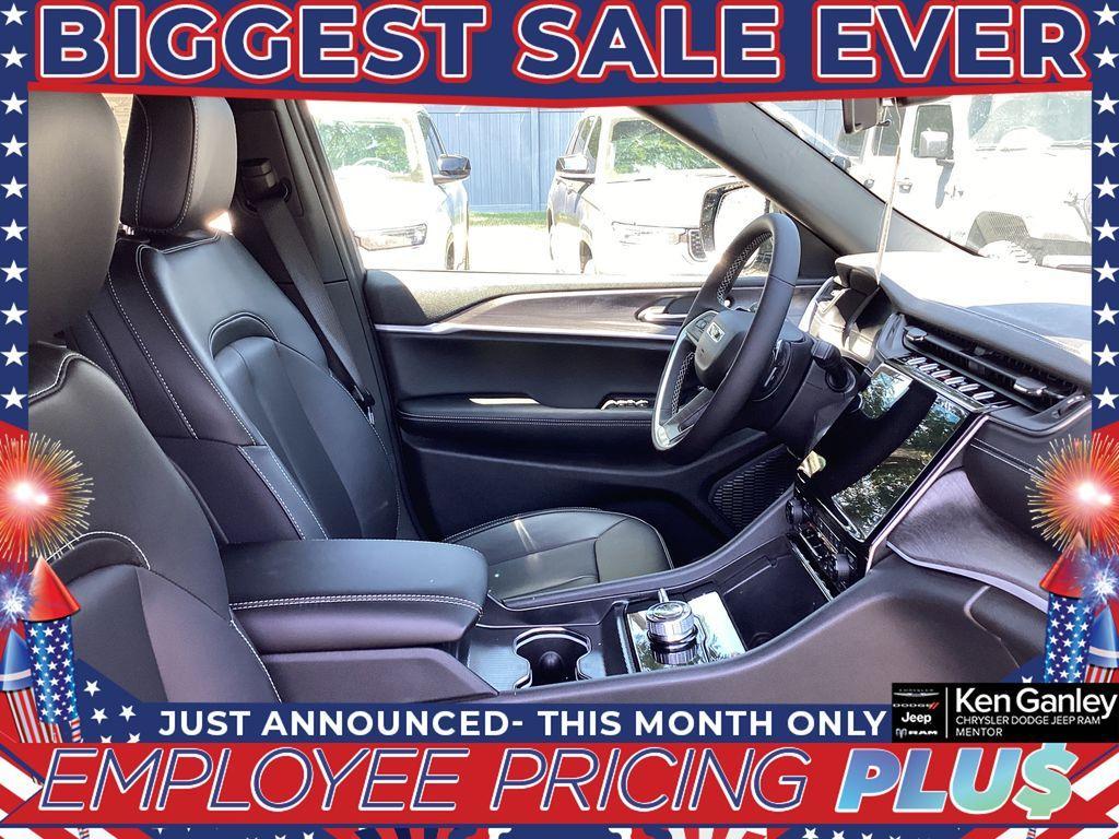 new 2025 Jeep Grand Cherokee car, priced at $47,676