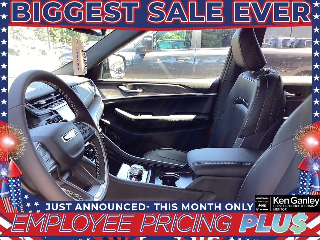new 2025 Jeep Grand Cherokee car, priced at $47,676