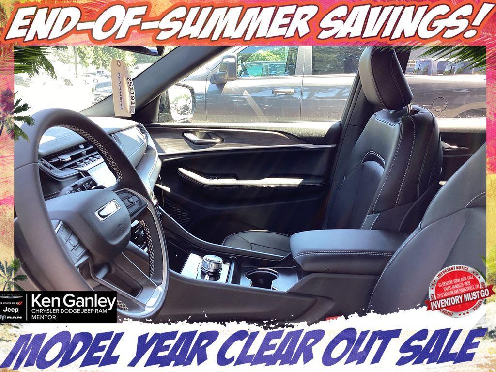 new 2025 Jeep Grand Cherokee car, priced at $46,576