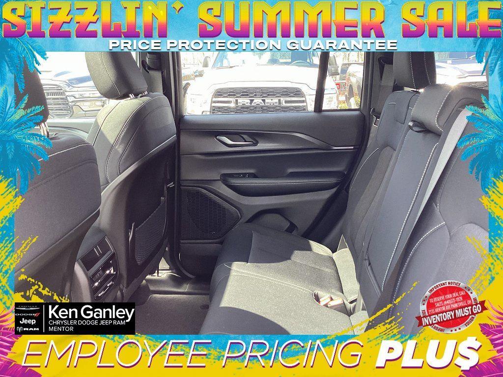 new 2025 Jeep Grand Cherokee car, priced at $38,814