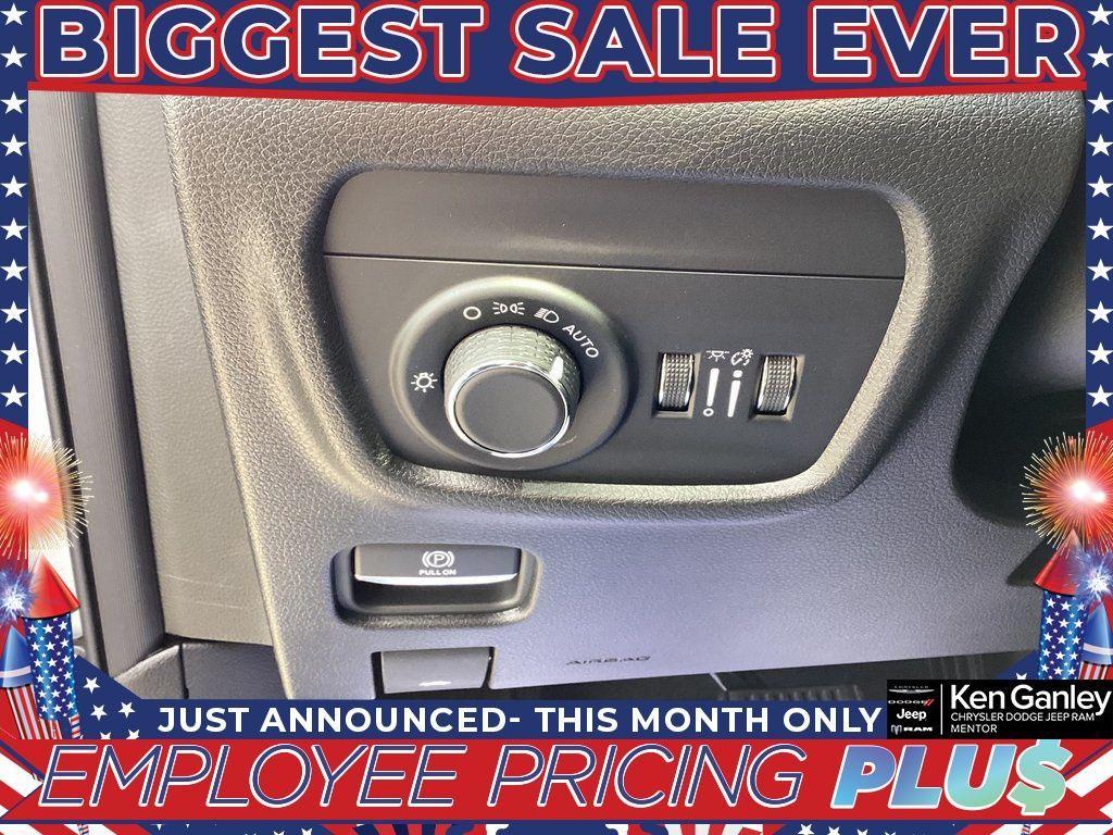 new 2025 Jeep Grand Cherokee car, priced at $38,814