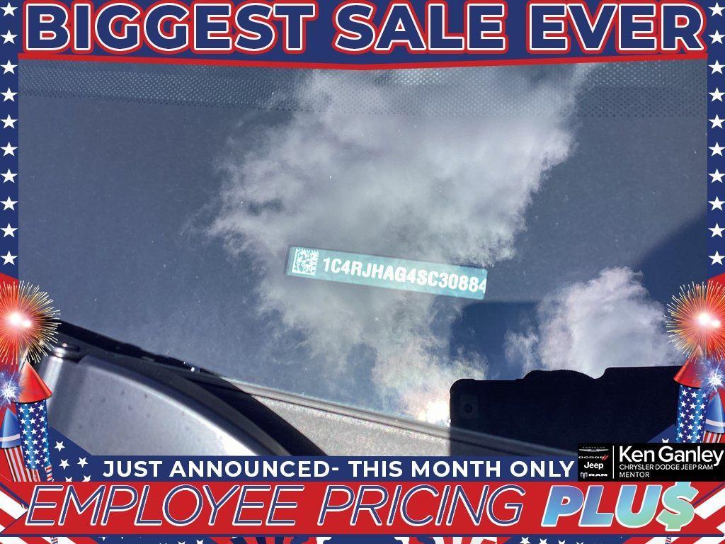 new 2025 Jeep Grand Cherokee car, priced at $38,814
