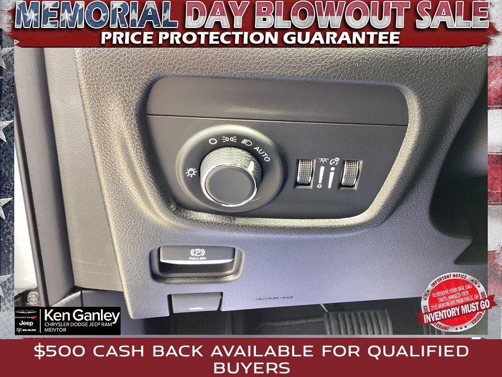 new 2025 Jeep Grand Cherokee car, priced at $38,814