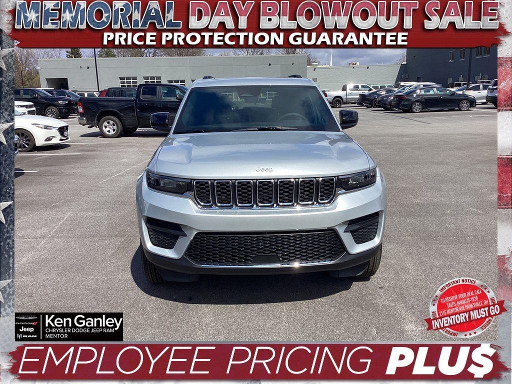 new 2025 Jeep Grand Cherokee car, priced at $38,814