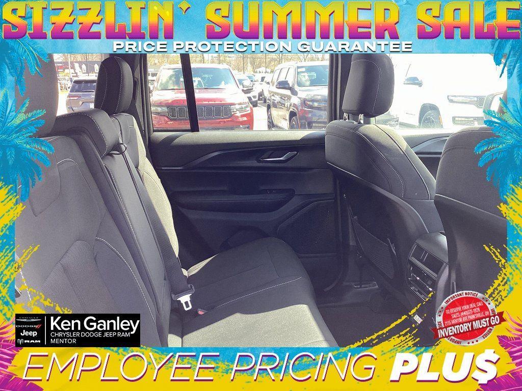 new 2025 Jeep Grand Cherokee car, priced at $38,814