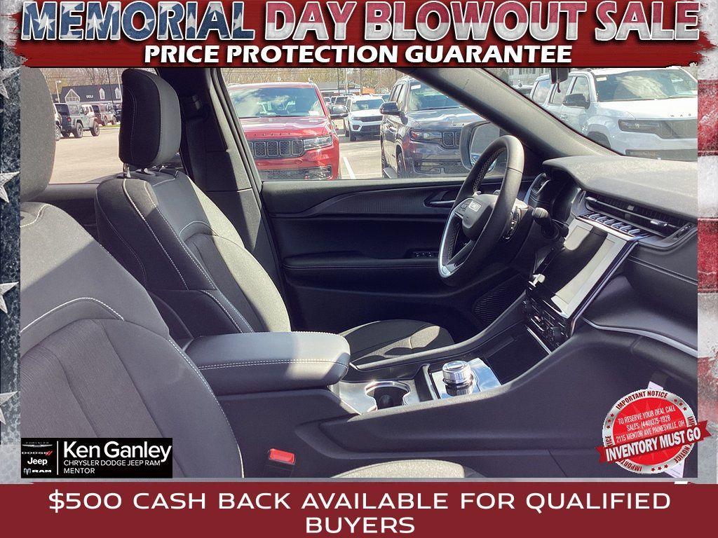 new 2025 Jeep Grand Cherokee car, priced at $38,814