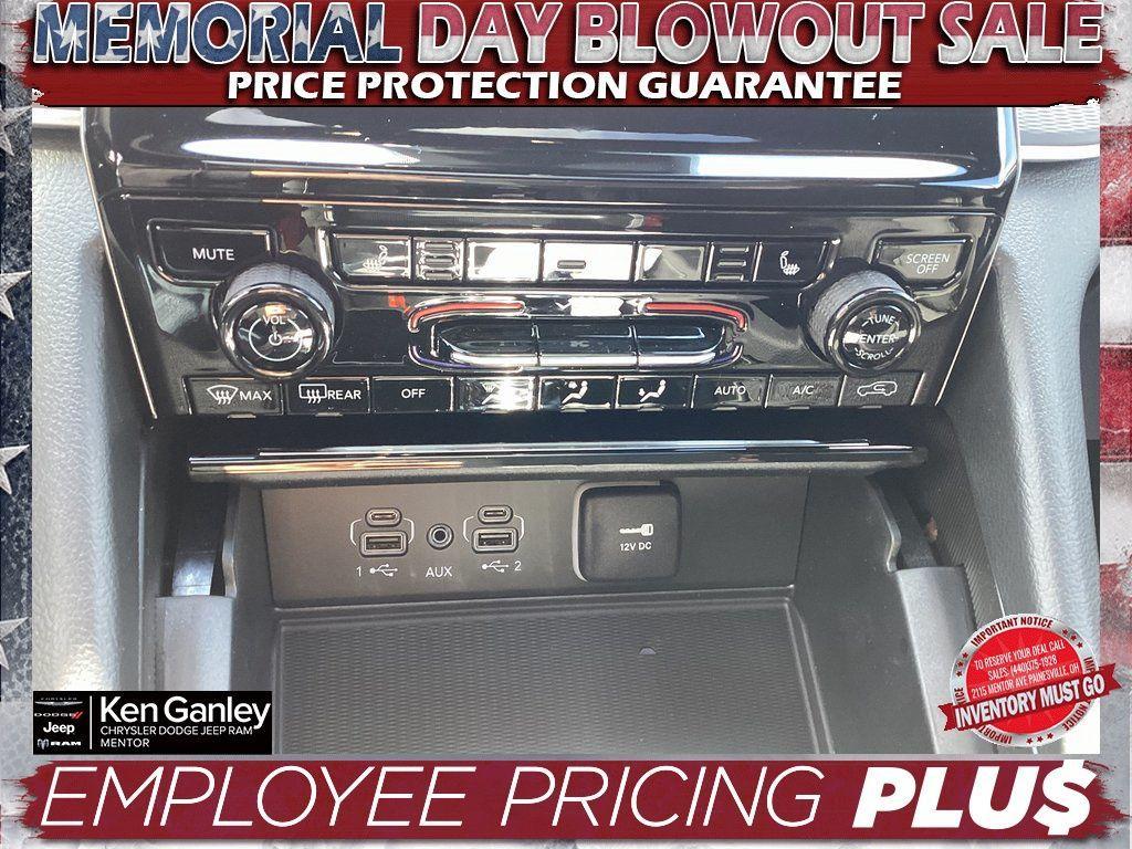 new 2025 Jeep Grand Cherokee car, priced at $38,814