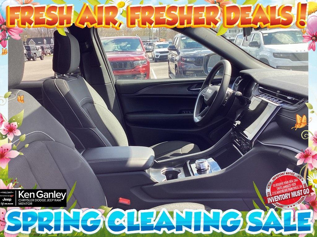 new 2025 Jeep Grand Cherokee car, priced at $38,725